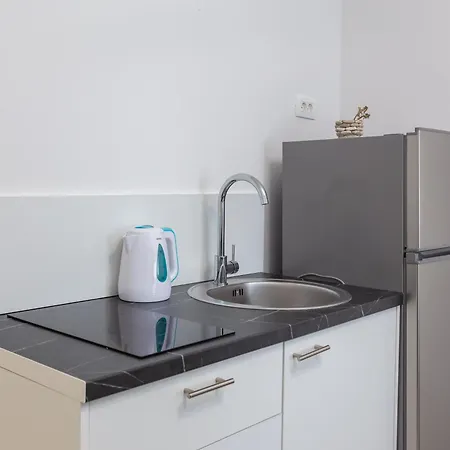 Beachfront Providenca With Free Parking Apartmán *