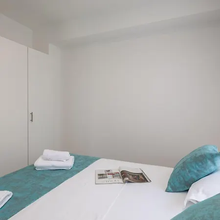 Beachfront Providenca With Free Parking Apartmán