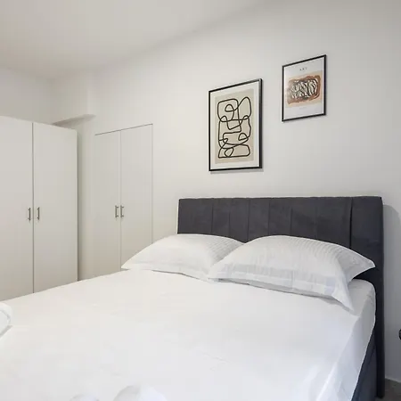 Beachfront Providenca With Free Parking Apartmán Makarská