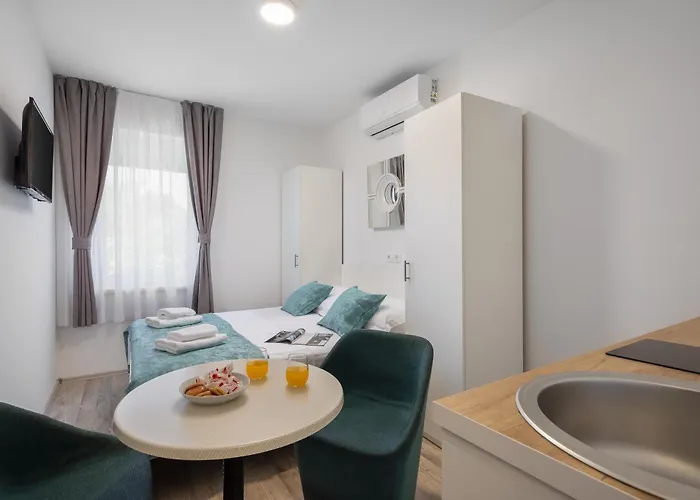 Beachfront Providenca With Free Parking *