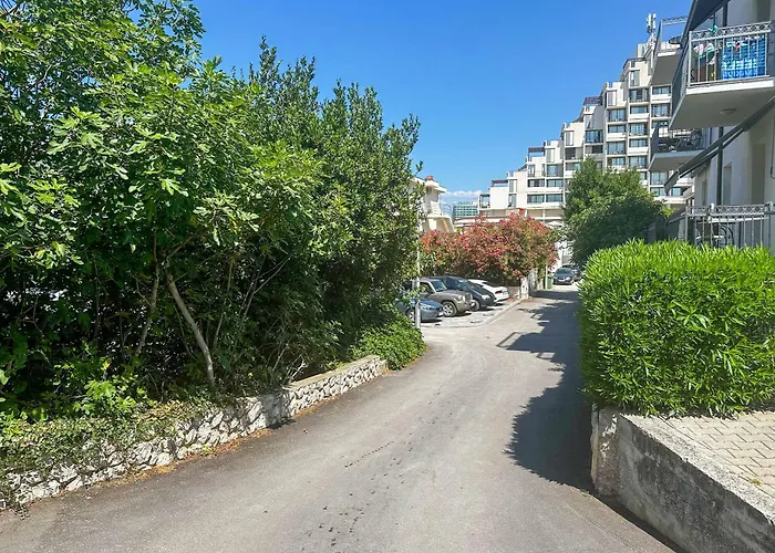 Beachfront Providenca With Free Parking Apartmán *