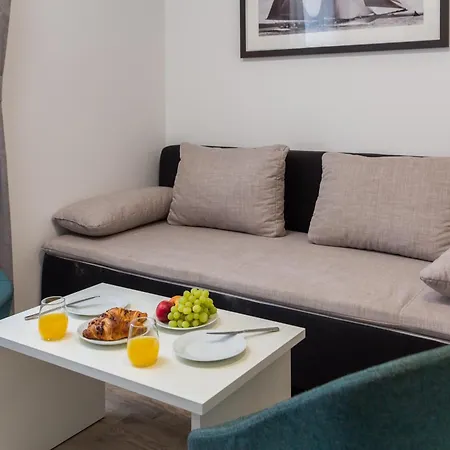 Beachfront Providenca With Free Parking Apartament Makarska