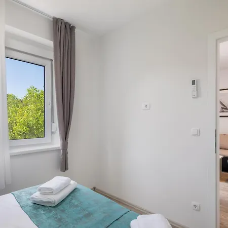 Beachfront Providenca With Free Parking Makarska