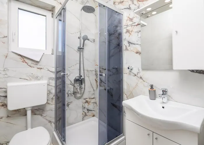 Daire Beachfront Providenca With Free Parking Makarska