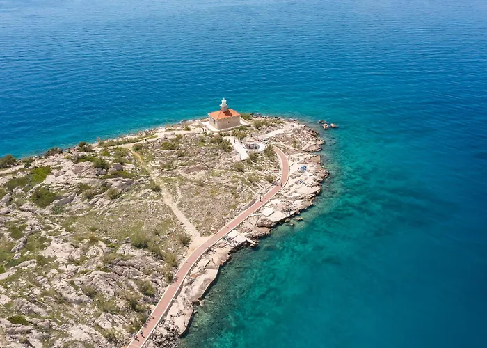 Beachfront Providenca With Free Parking *