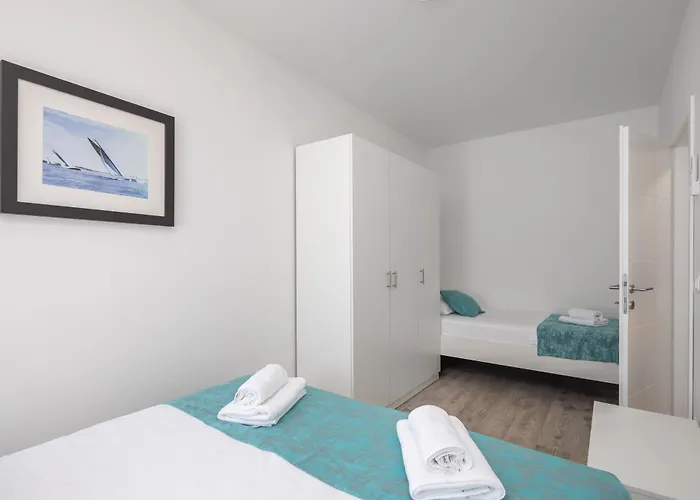 Beachfront Providenca With Free Parking Makarska