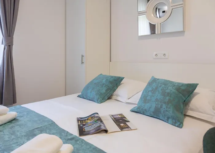 Beachfront Providenca With Free Parking Daire Makarska