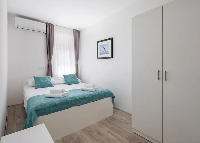 Beachfront Providenca With Free Parking Daire