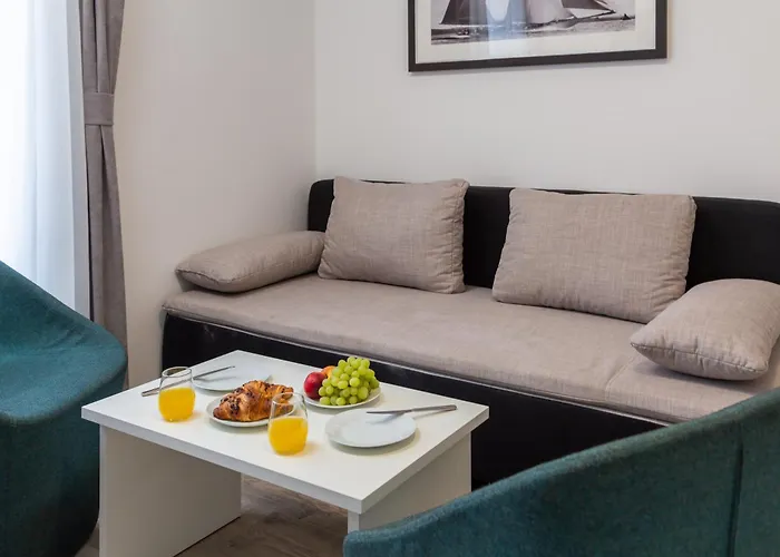 Beachfront Providenca With Free Parking Daire Makarska