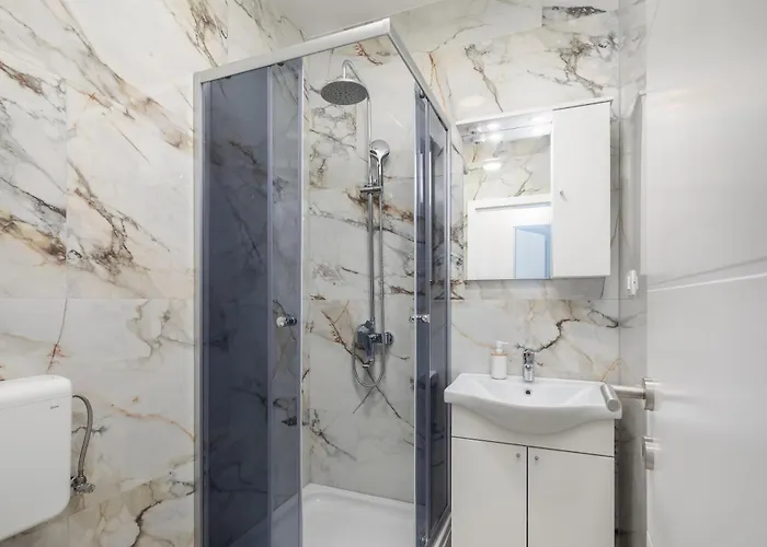 Beachfront Providenca With Free Parking Makarska