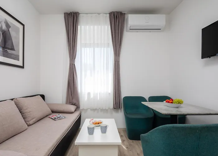 Beachfront Providenca With Free Parking Daire Makarska