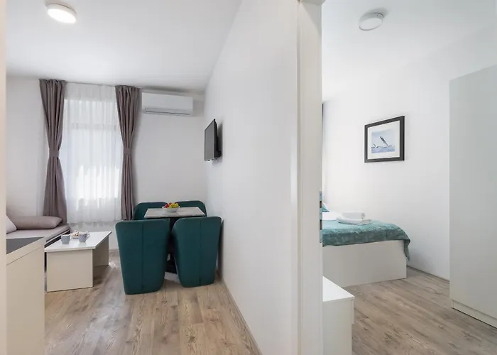 Daire Beachfront Providenca With Free Parking Makarska