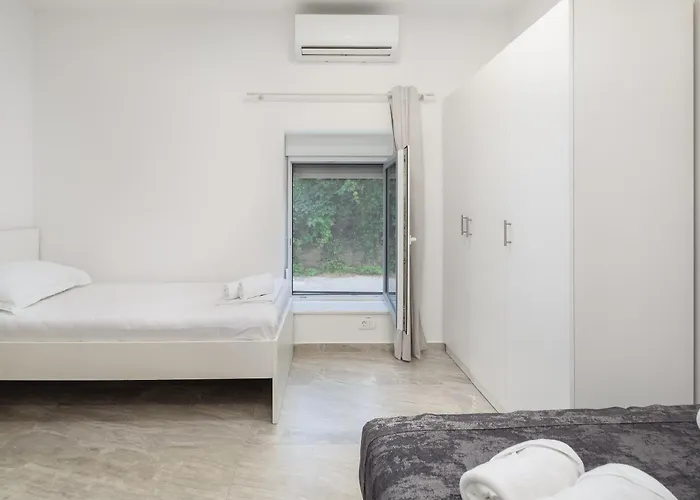 Beachfront Providenca With Free Parking Daire