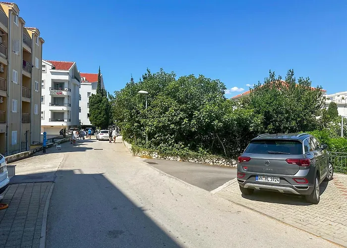Beachfront Providenca With Free Parking Makarska
