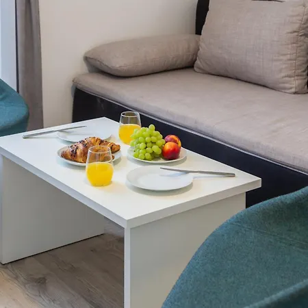 Beachfront Providenca With Free Parking דירה