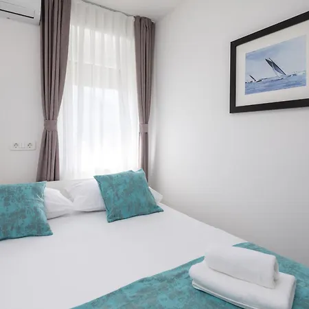 Beachfront Providenca With Free Parking