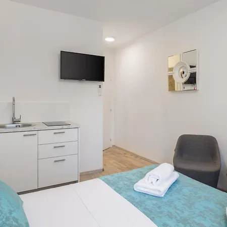 Beachfront Providenca With Free Parking * מאקרסקה