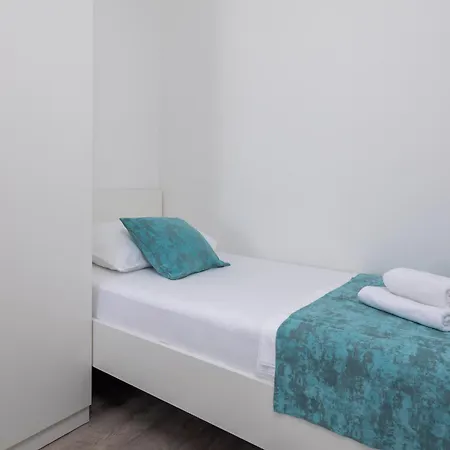 Beachfront Providenca With Free Parking *