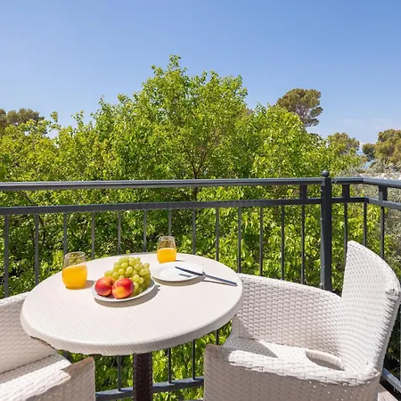 Beachfront Providenca With Free Parking מאקרסקה