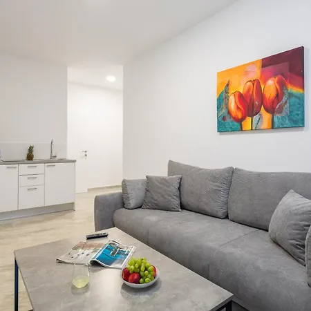 Beachfront Providenca With Free Parking