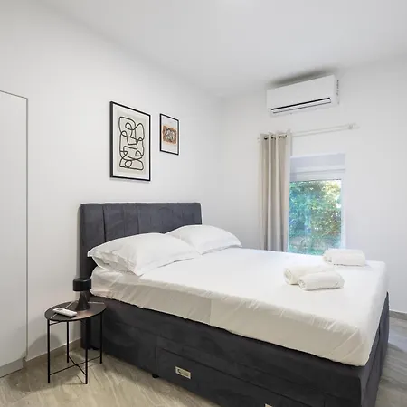 Beachfront Providenca With Free Parking *