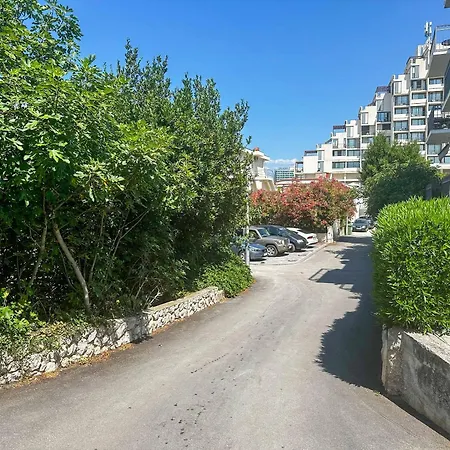 Beachfront Providenca With Free Parking דירה *