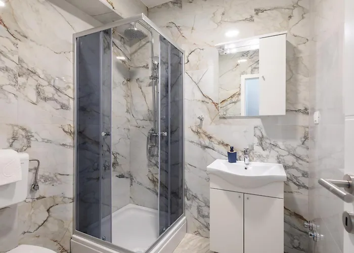 Beachfront Providenca With Free Parking