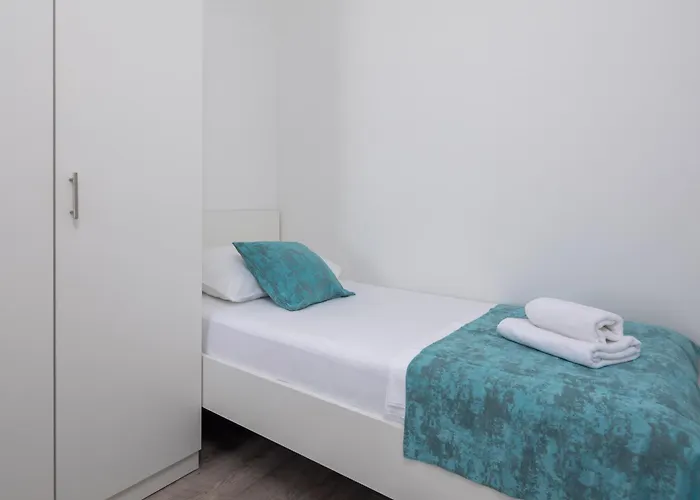 Beachfront Providenca With Free Parking *